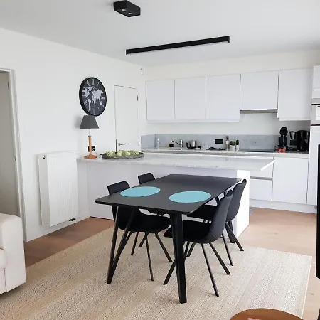Apartment Zeedijk La Digue 101 - Frontaal Zeezicht - Adult Only Koksijde